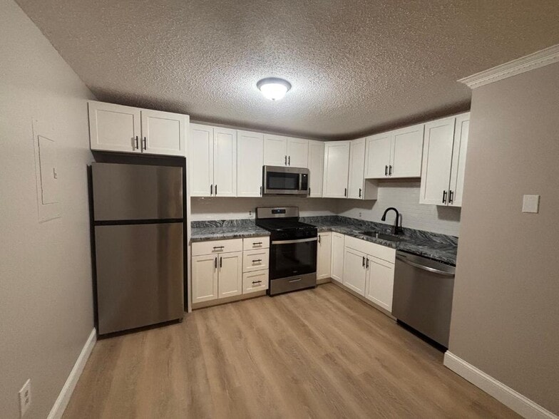 Primary Photo - 24 Kenmar Dr
