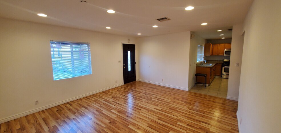 Building Photo - 629 Milford St