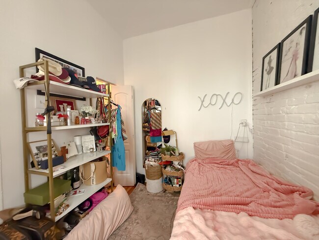 Building Photo - 1539 N Wells St