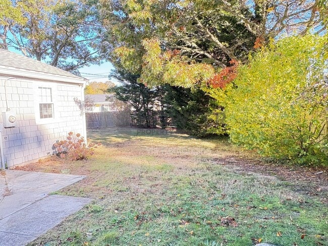 Building Photo - 4 Short Way