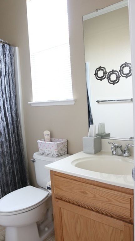 Building Photo - 7861 Dickens Way