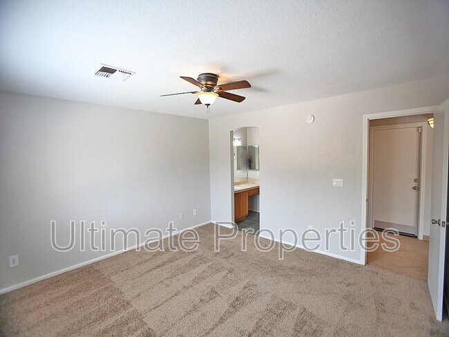 Building Photo - 4611 N 87th Ave