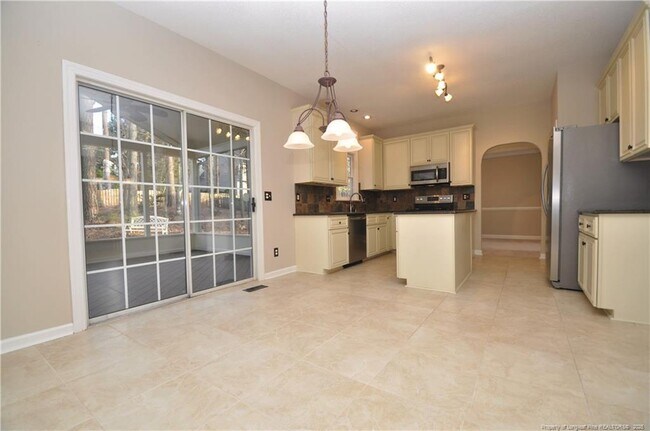 Building Photo - 206 Whiteberry Dr