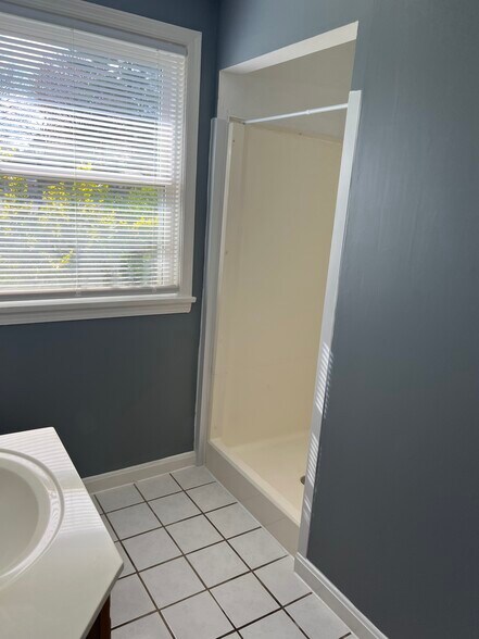 Building Photo - 8005 Casualwood Ct