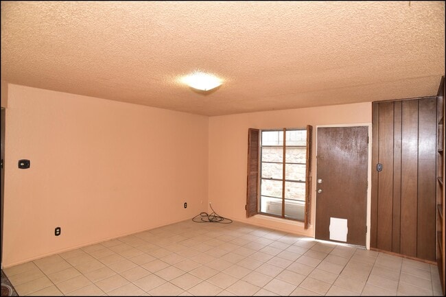 Building Photo - 6700 Escondido Dr