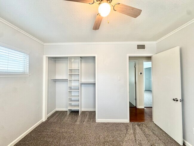 Building Photo - Stunning 3-bedroom, 2-bath home in North Highlands!