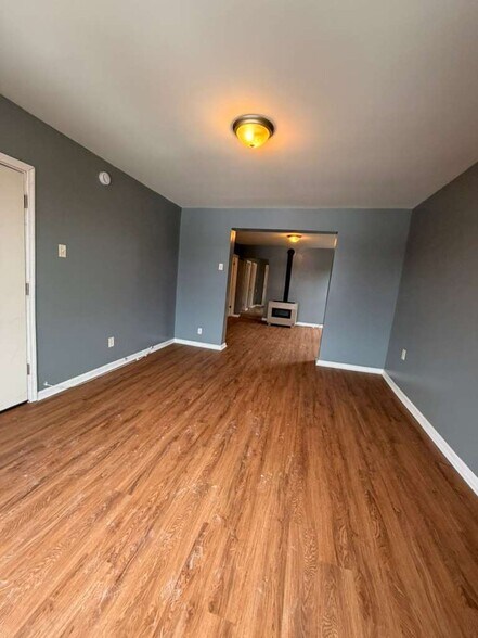 Building Photo - 884 3rd Ave