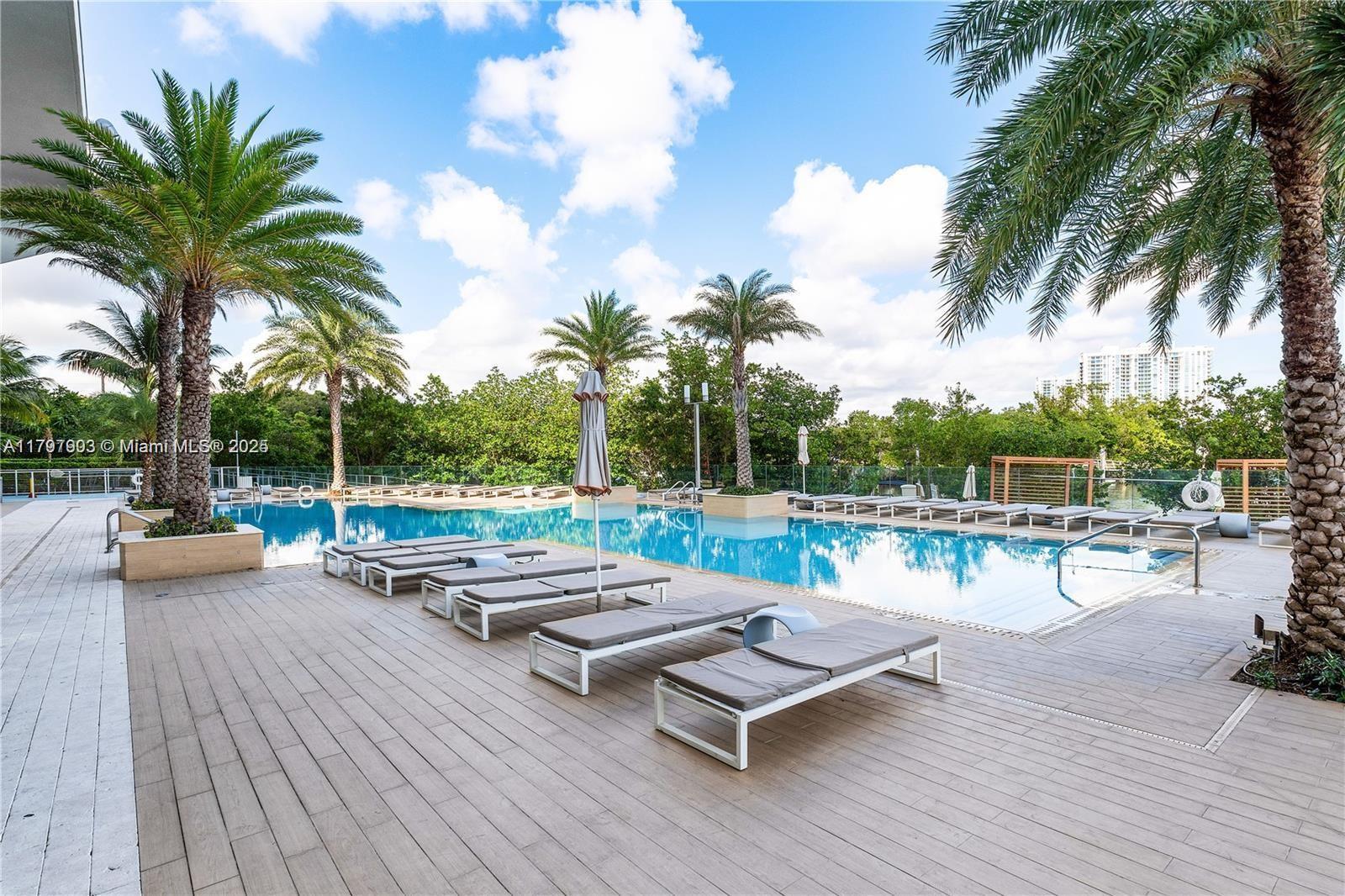 Building Photo - 16385 Biscayne Blvd