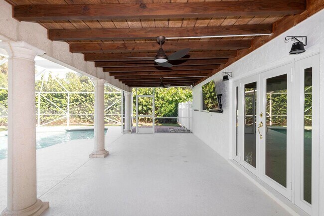 Building Photo - 2289 Windsor Rd