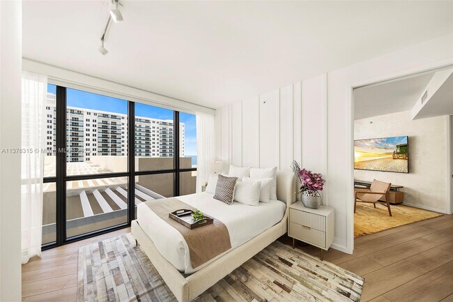 Building Photo - 2201 Collins Ave