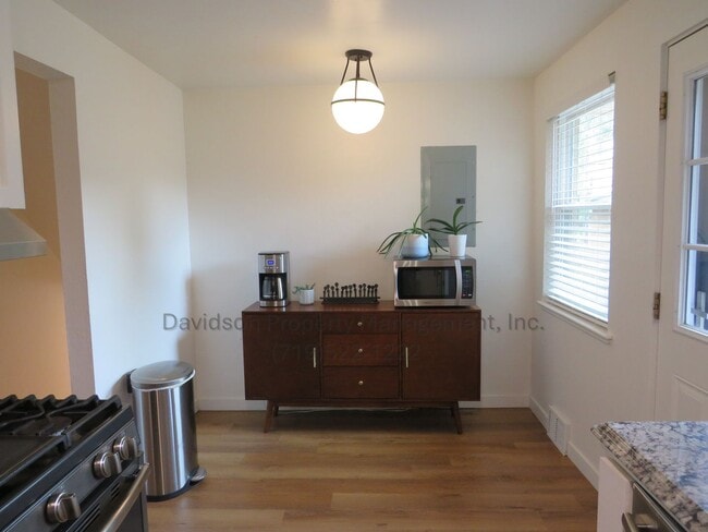 Building Photo - Beautiful Updated 4 Bedroom Near Garden of...