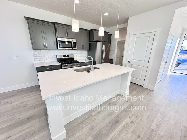 Building Photo - Brand new construction home available now!