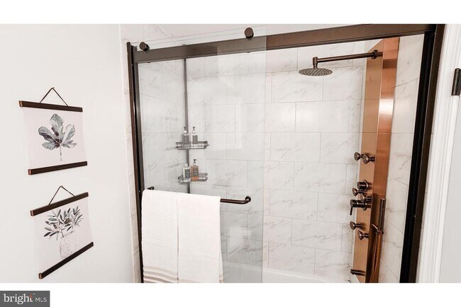 Building Photo - 2223 Payne Terrace SE