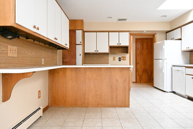 Kitchen - 264 Long Meadow Rd