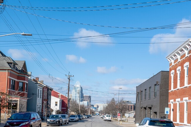 Building Photo - 723 Columbia St