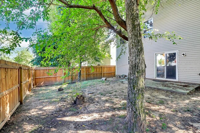 Building Photo - 115 Hunslet Cir