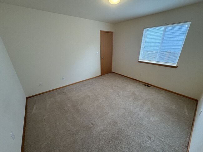 Building Photo - 3515 Malland Ct