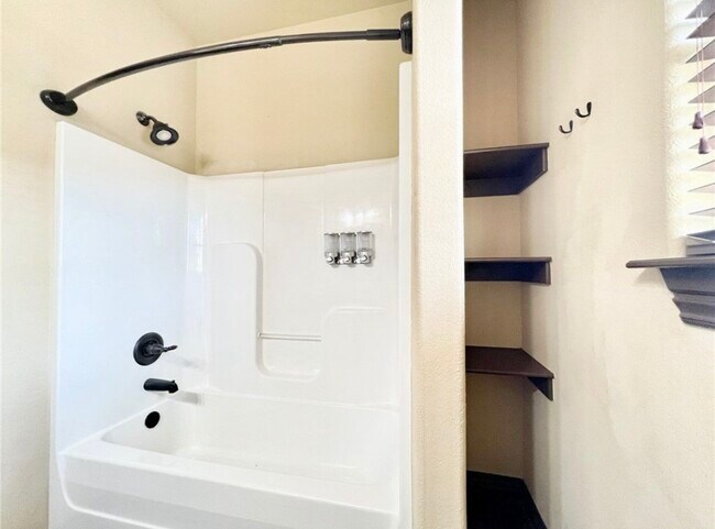 Building Photo - 11890 Club House Pkwy