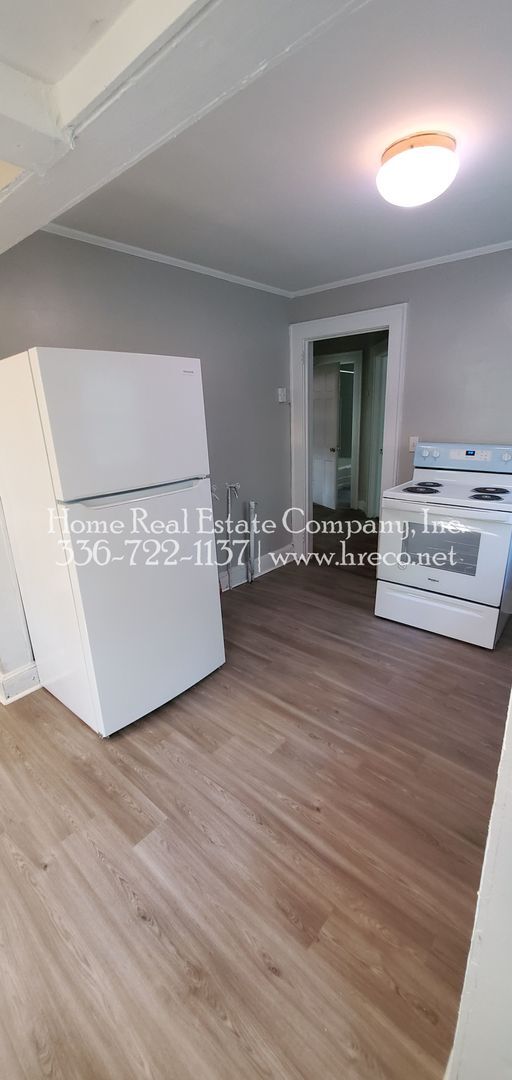 Building Photo - 310 Forty-Foot St