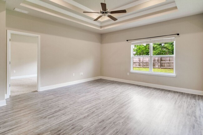 Building Photo - 4 Bedroom 2 Bath Home for Rent w/ Communit...