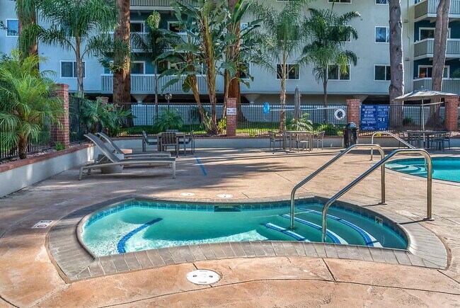 Building Photo - Regency at Mountain View