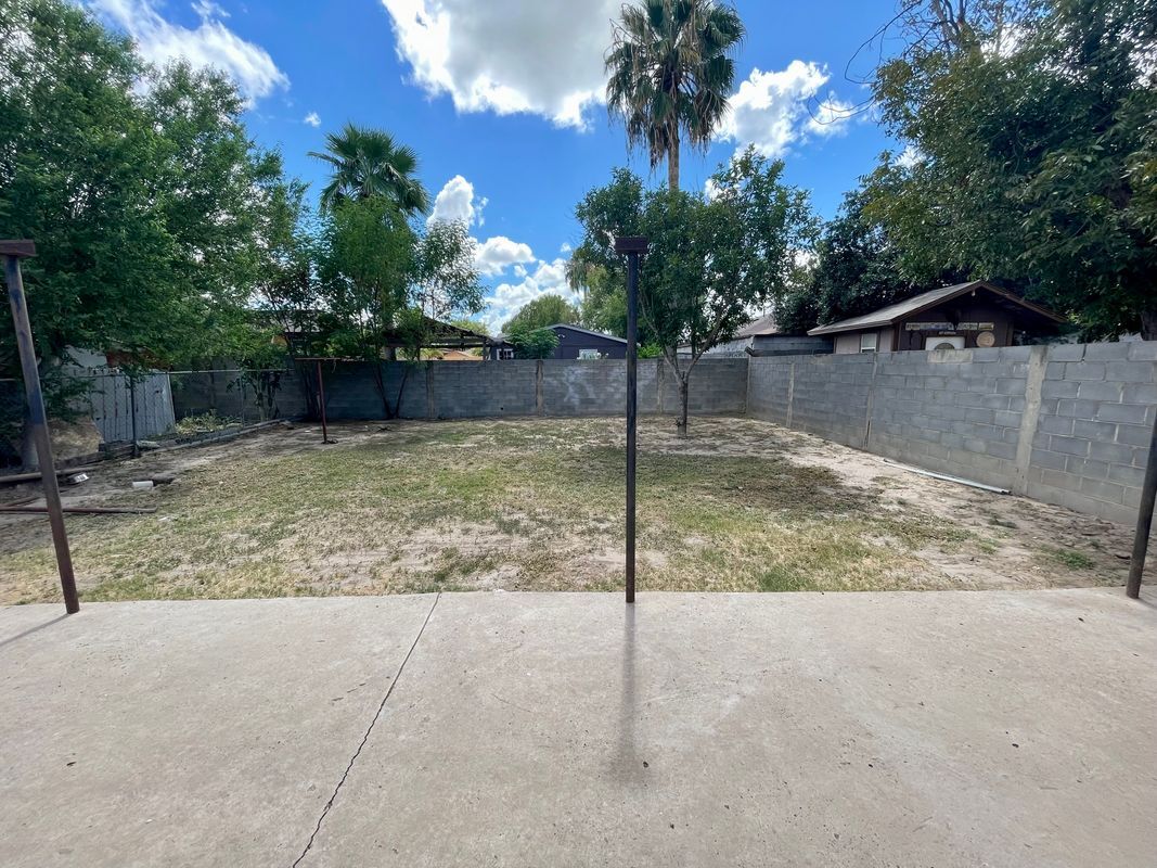 Building Photo - 231 Malaga Dr