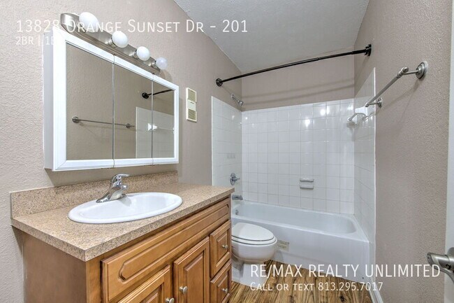 Building Photo - 13828 Orange Sunset Dr