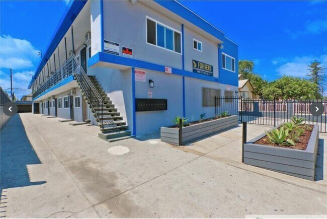 Building Photo - 1040 W 91ST ST