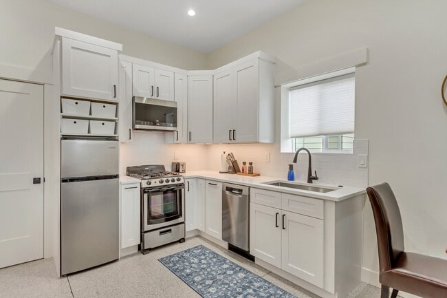 Building Photo - 12990 12990 S