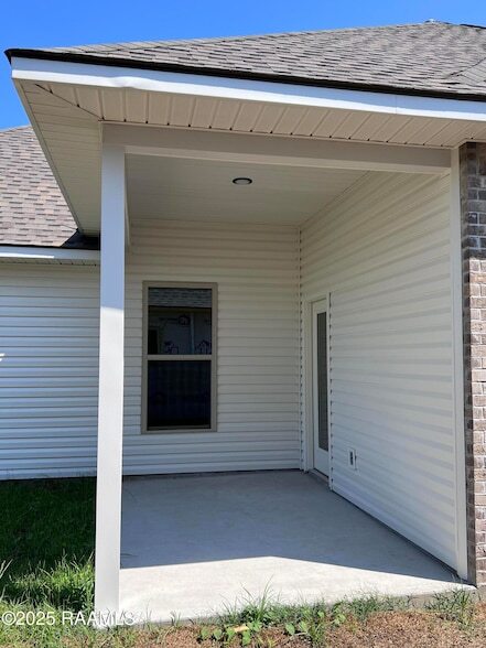Building Photo - 107 Tenor St