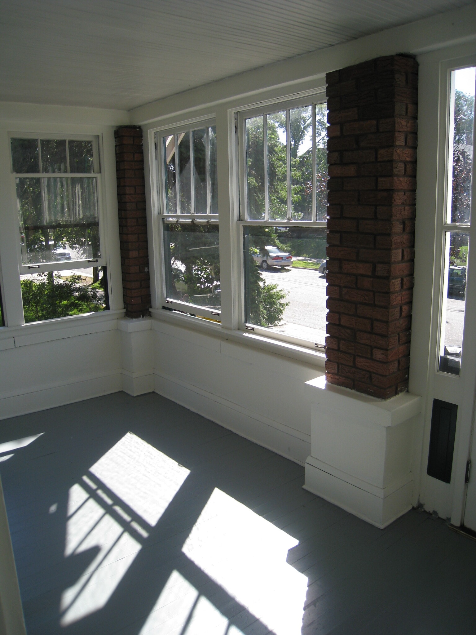 Building Photo - 617 21st Ave S