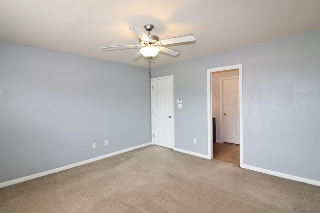 Building Photo - 198 Collinwood Dr