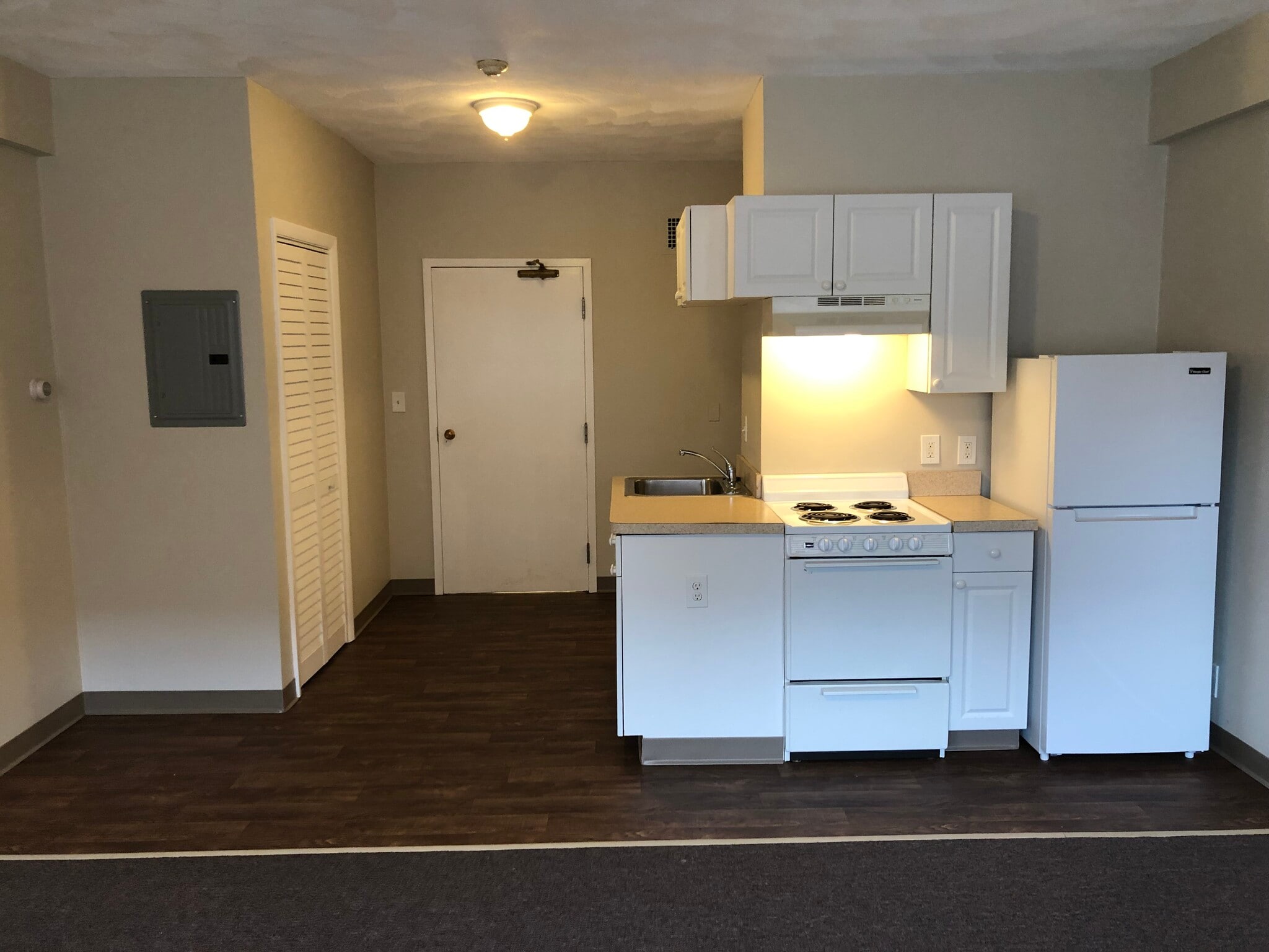 Building Photo - 1050 Hancock St