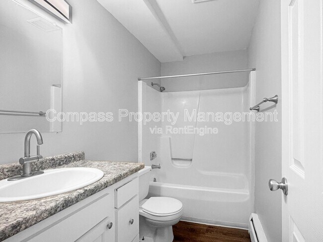 Building Photo - 2422 36th St SW