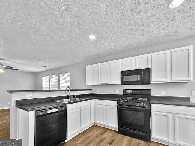 Building Photo - 1236 Liriope Ln SE