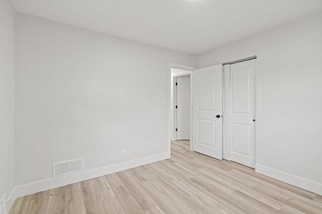 Building Photo - 2511 Baywood St