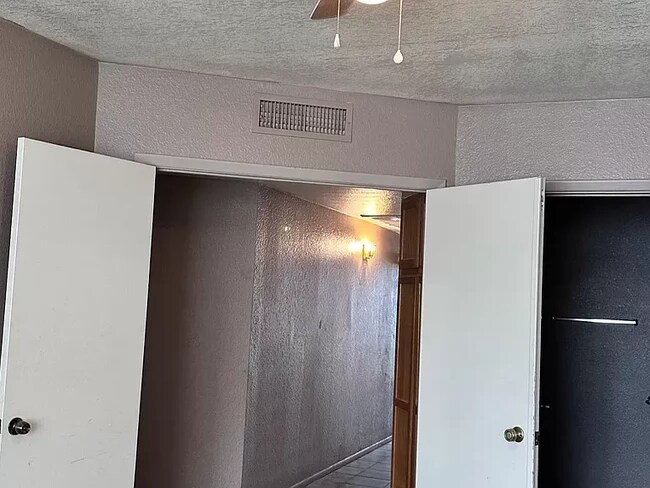 Building Photo - 2910 W Marconi Ave