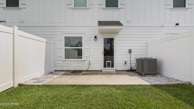 Building Photo - 7675 Shadow Lake Dr