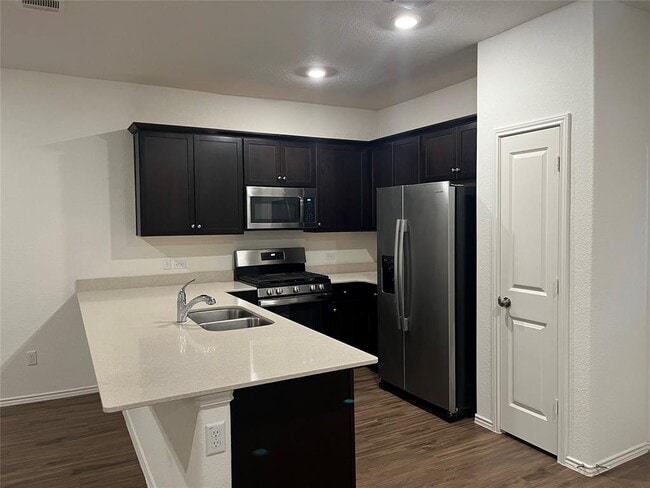 Building Photo - 105 Five Mile Cove