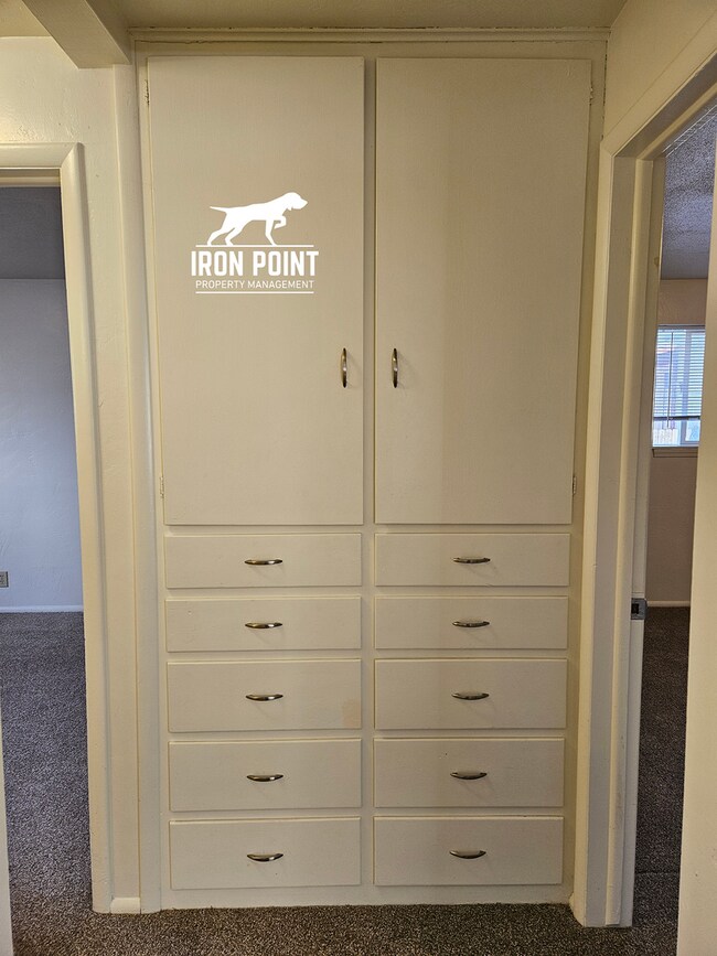 Building Photo - North Boise Duplex w/2 beds, 1bath, W/D, and Covered Parking