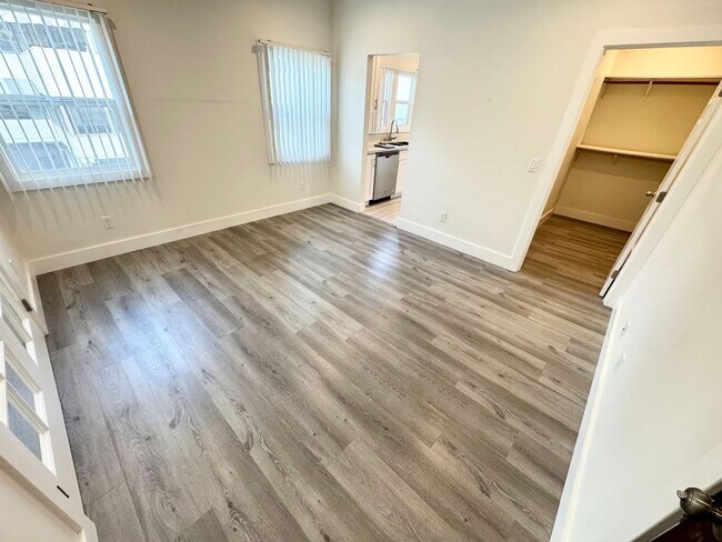 Building Photo - ***1 Bed 1 Bath apartment in the most desirable part of Pasadena***