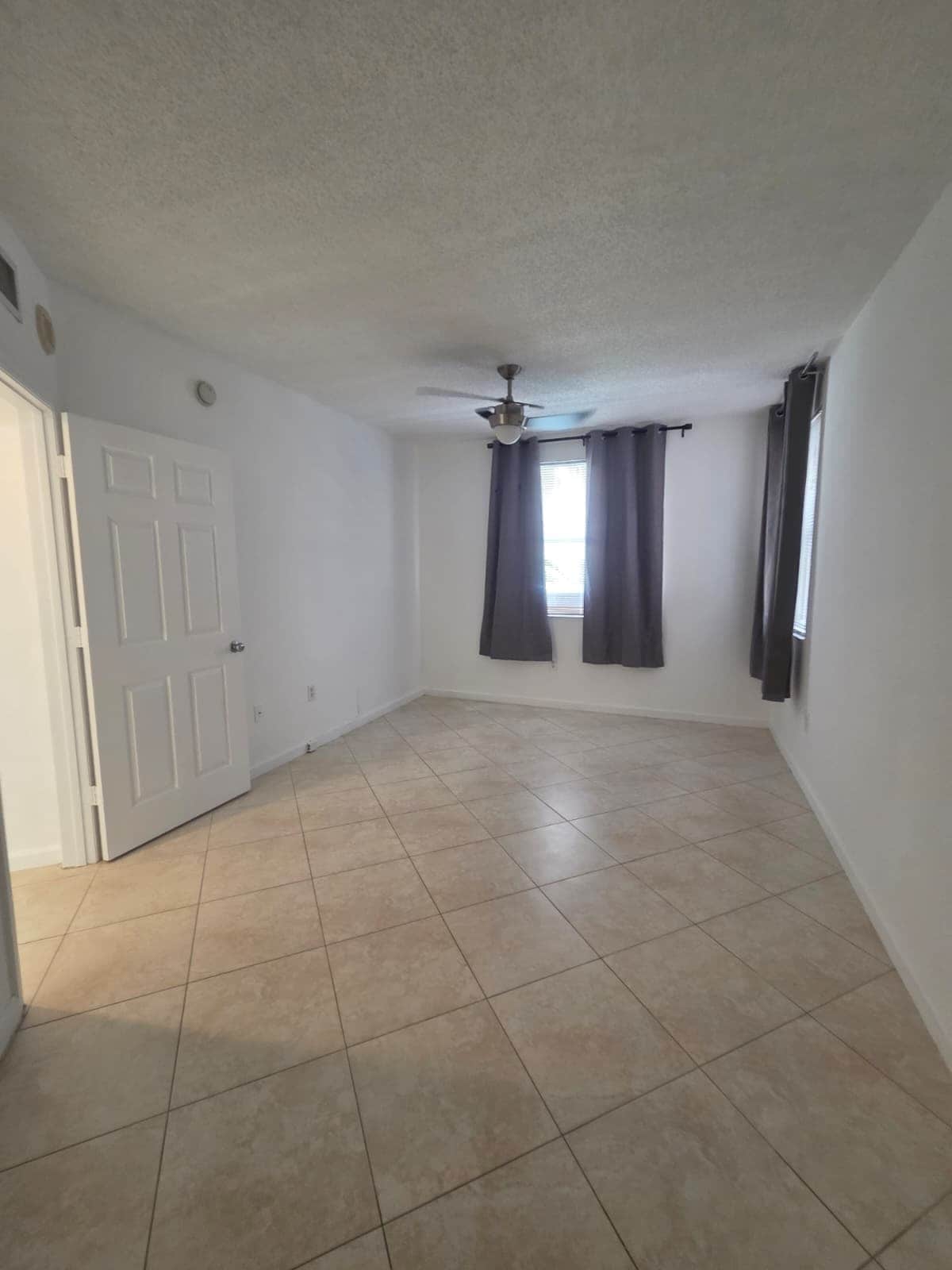 Building Photo - 17100 N Bay Rd