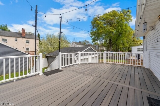 Building Photo - 12 Roosevelt Ave