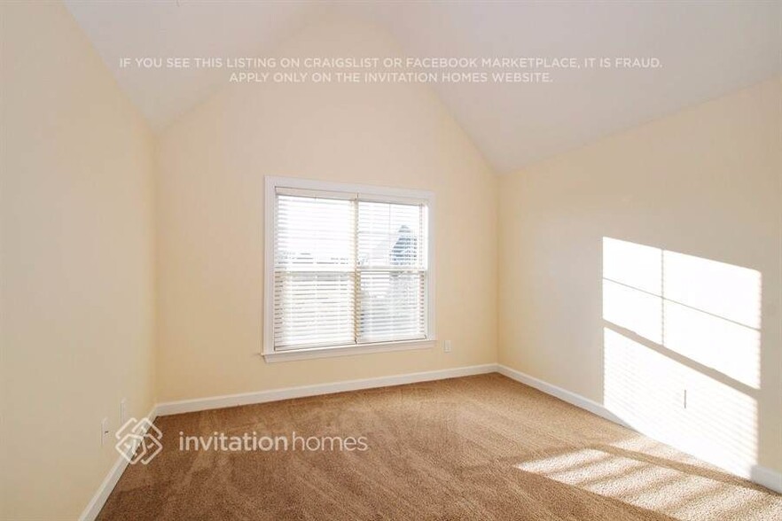 Building Photo - 552 Adams Point Dr