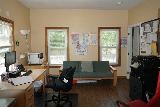 Building Photo - 170 Middleboro Ave