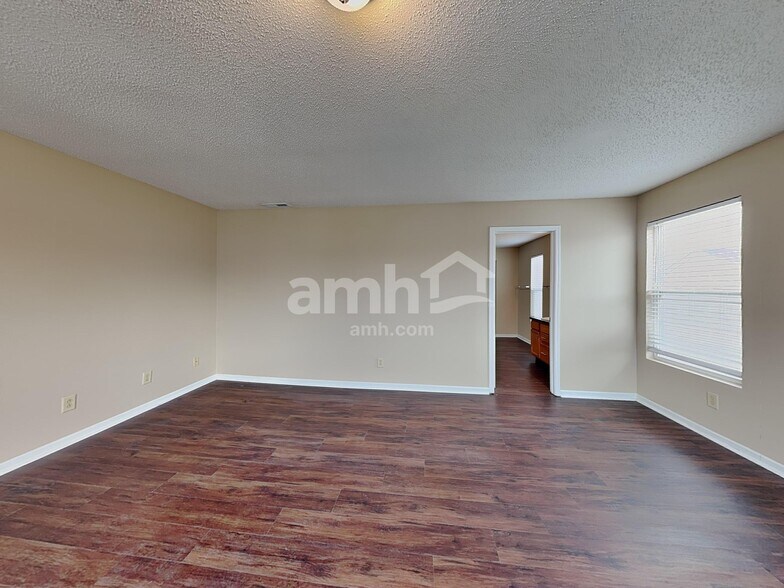 Building Photo - 936 Shenandoah Way