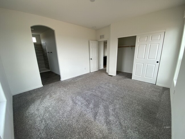 Building Photo - 2255 S Hopi Dr