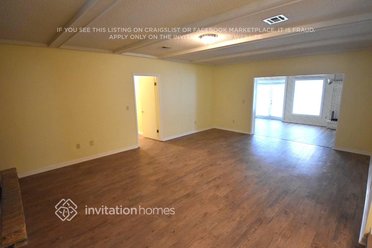 Building Photo - 322 W Hornbeam Dr