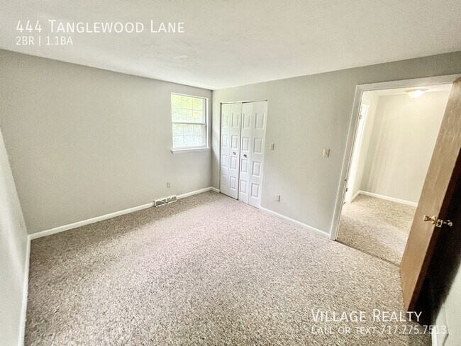 Building Photo - 444 Tanglewood Ln