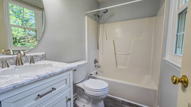 Building Photo - 1804 Larkhill Ct